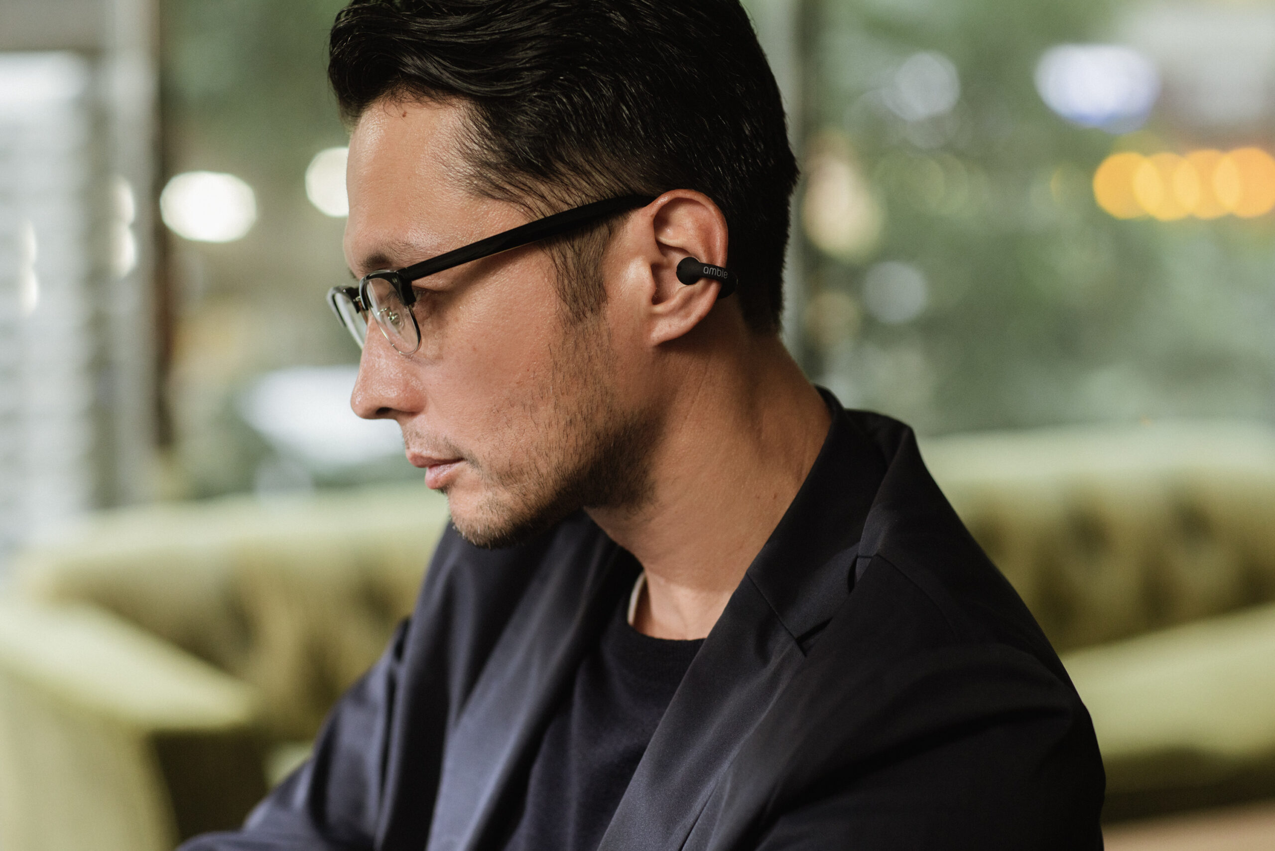 ambie着用イメージ